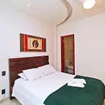 Apartamento moderno de 3 quartos com vista mar para 7 pessoas em Copacabana!